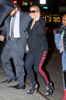 Mariah Carey feet photo thumbnail