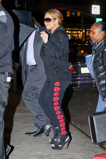 Mariah Carey feet photo thumbnail