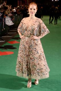 Jessica Chastain feet photo thumbnail