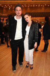 Kristen Stewart feet photo thumbnail