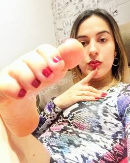 Alaine Crissiê feet photo thumbnail