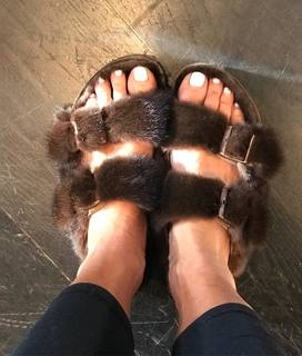 Kelly Bensimon feet photo thumbnail