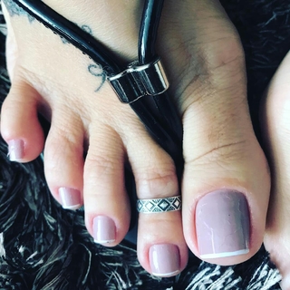 Karin Klemp feet photo thumbnail