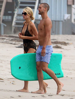 Paris Hilton feet photo thumbnail