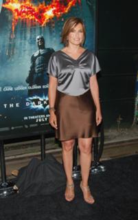 Mariska Hargitay feet photo thumbnail