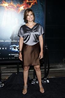 Mariska Hargitay feet photo thumbnail