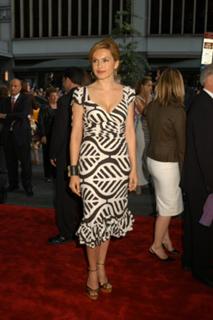 Mariska Hargitay feet photo thumbnail