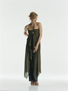 Mariska Hargitay feet photo thumbnail