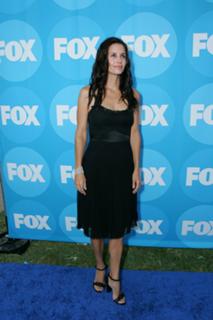 Courteney Cox feet photo thumbnail