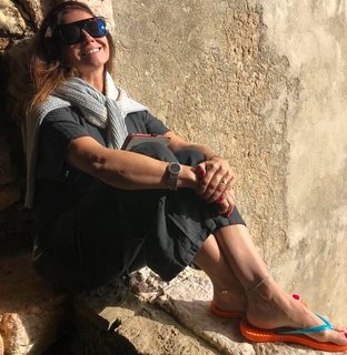 Giovanna Antonelli feet photo thumbnail
