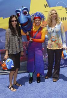 Courteney Cox feet photo thumbnail