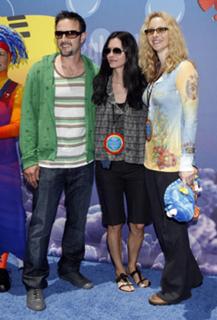 Courteney Cox feet photo thumbnail