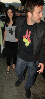 Courteney Cox feet photo thumbnail