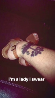 Paris Jackson feet photo thumbnail