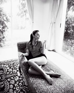 Paula Echevarría feet photo thumbnail