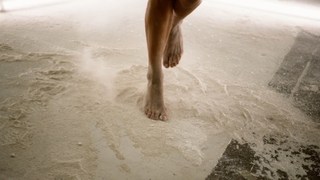 Doutzen Kroes feet photo thumbnail