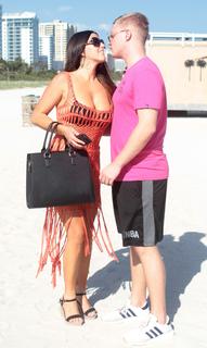 Claudia Romani feet photo thumbnail