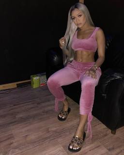 Jilly Anais feet photo thumbnail