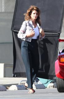 Cindy Crawford feet photo thumbnail