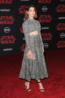 Cobie Smulders feet photo thumbnail