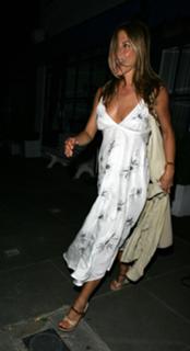 Jennifer Aniston feet photo thumbnail