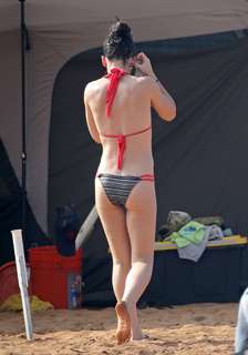 Evangeline Lilly feet photo thumbnail