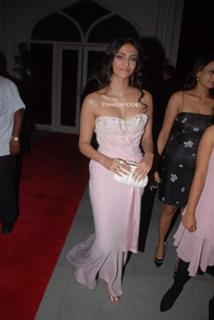 Sonam Kapoor feet photo thumbnail