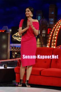 Sonam Kapoor feet photo thumbnail