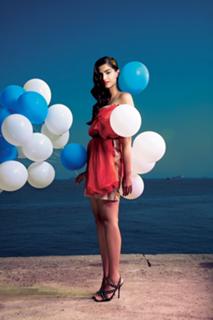 Sonam Kapoor feet photo thumbnail