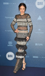 Olga Kurylenko feet photo thumbnail