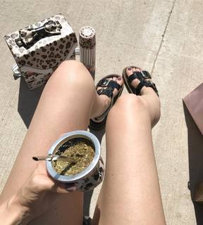 Julieta Prandi feet photo thumbnail