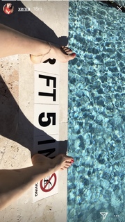 Xenia Tchoumitcheva feet photo thumbnail