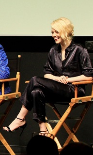 Emma Stone feet photo thumbnail