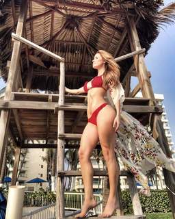 Cynthia Rodríguez feet photo thumbnail