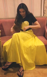 Deepika Padukone feet photo thumbnail