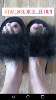 Thalía feet photo thumbnail
