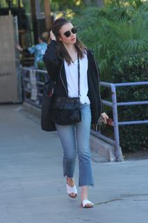 Lily Collins feet photo thumbnail