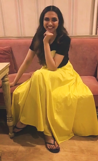 Deepika Padukone feet photo thumbnail