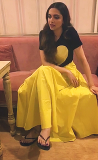 Deepika Padukone feet photo thumbnail