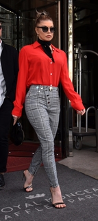 Fergie feet photo thumbnail