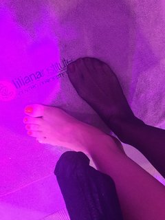 Veronica Maya feet photo thumbnail
