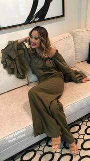 Jamie Chung feet photo thumbnail