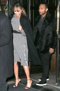 Chrissy Teigen feet photo thumbnail