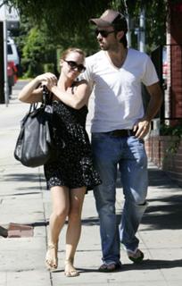 Christina Ricci feet photo thumbnail