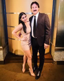 Ariel Winter feet photo thumbnail