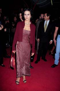 Courteney Cox feet photo thumbnail