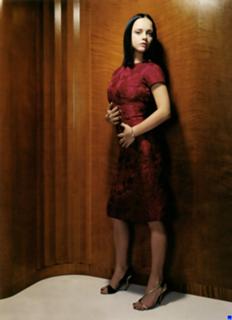 Christina Ricci feet photo thumbnail
