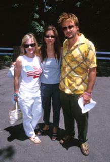Courteney Cox feet photo thumbnail