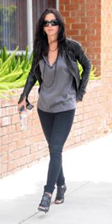 Courteney Cox feet photo thumbnail