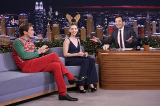 Alison Brie feet photo thumbnail